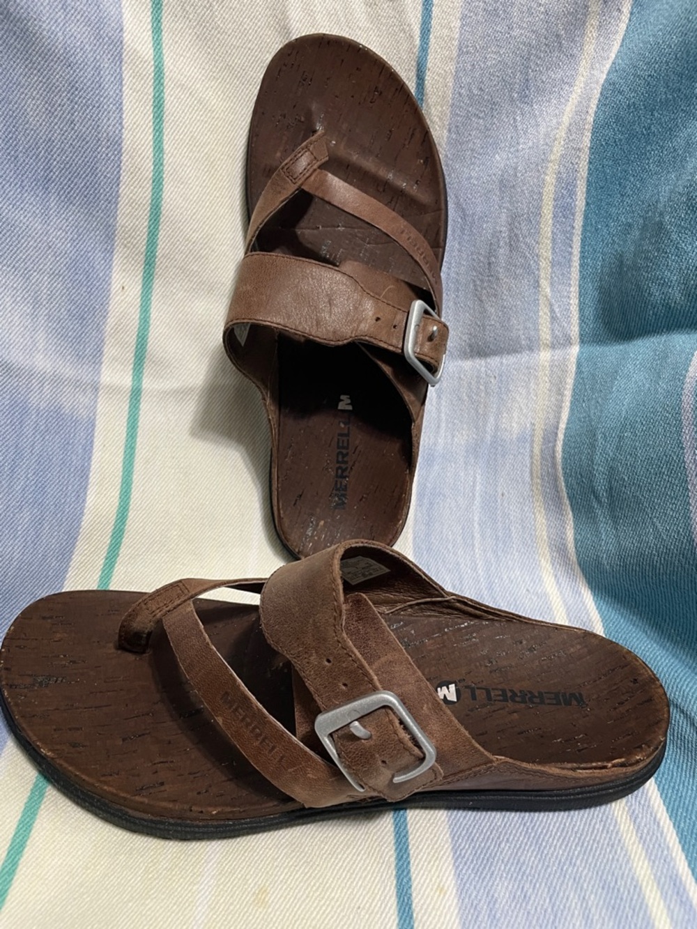 Merrell “Around Town” Brown Thong Adjustable Buckle Sandal Sz 7 MINT